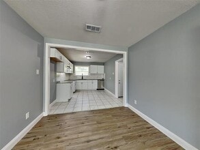 2343 E Pentagon Pkwy in Dallas, TX - Building Photo - Building Photo