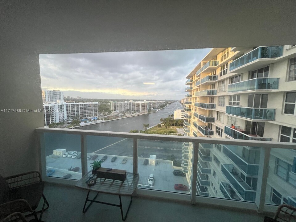 3800 S Ocean Dr, Unit 1501 in Hollywood, FL - Building Photo