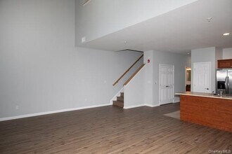 33 Fairfield Ln in Mastic Beach, NY - Building Photo - Building Photo