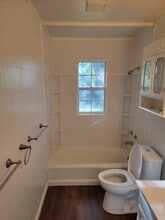 3232 S Auburn Dr in Saginaw, MI - Building Photo - Building Photo