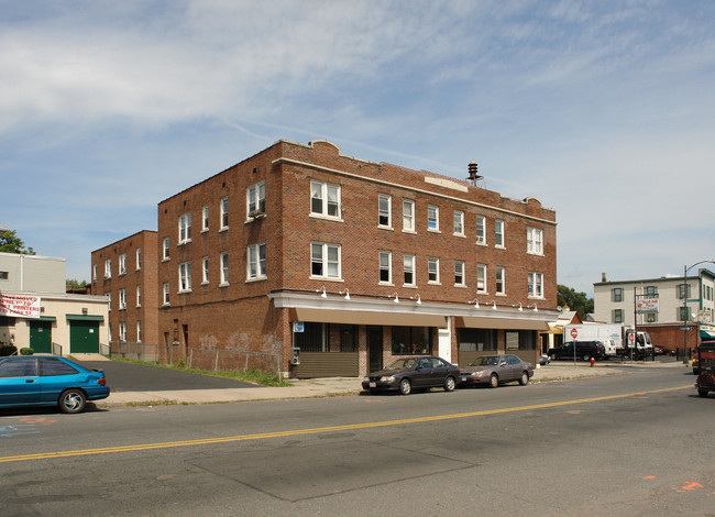 2014 Park St in Hartford, CT - Building Photo - Building Photo