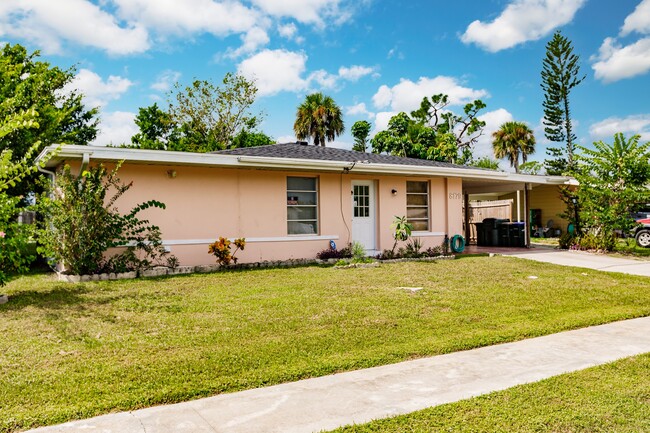 8179 Coco Solo Ave in North Port, FL - Building Photo - Building Photo