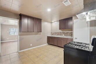 3130 S Llewellyn Ave in Dallas, TX - Building Photo - Building Photo