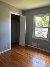 8319 Morris Rd in Bloomington, MN - Foto de edificio - Building Photo