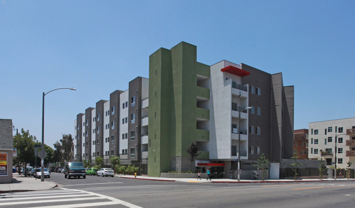 Coronado Plaza in Los Angeles, CA - Building Photo