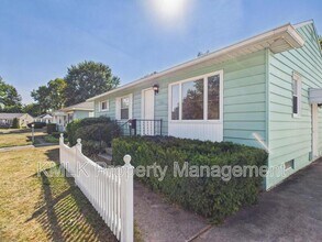 316 Lynn Dr in Cuyahoga Falls, OH - Building Photo - Building Photo