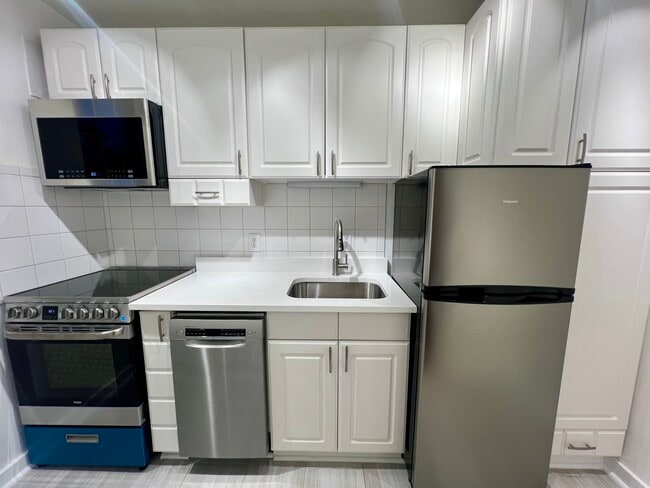 property at 20 Auburn Ct