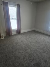 708 E 4th St in Vinton, IA - Foto de edificio - Building Photo