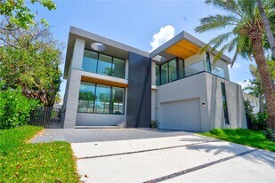 735 Fernwood Rd in Key Biscayne, FL - Building Photo