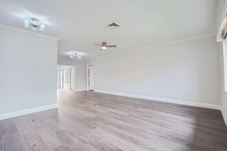 104 St Cloud Ln in Boca Raton, FL - Building Photo - Building Photo