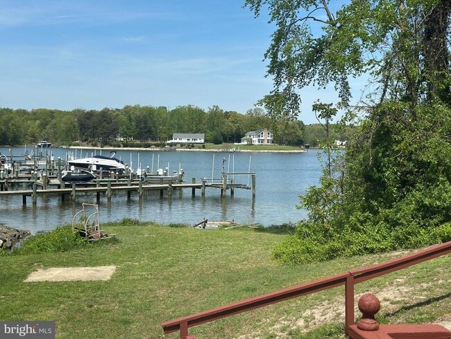 7648 Beach Dr in Pasadena, MD - Building Photo - Building Photo