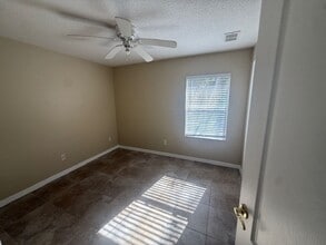 12 Bunker Knolls Ln in Palm Coast, FL - Building Photo - Building Photo