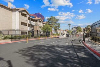 4200 S Valley View Blvd in Las Vegas, NV - Building Photo - Building Photo