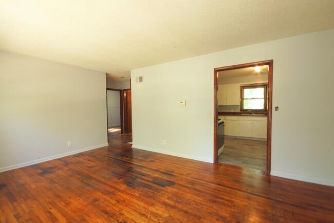 2731 SE Massachusetts Ave in Topeka, KS - Building Photo - Building Photo