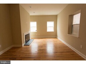 924 Pine St in Philadelphia, PA - Building Photo - Building Photo