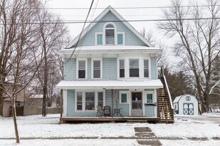 33 W Main St, Unit B in Greenwich, OH - Building Photo