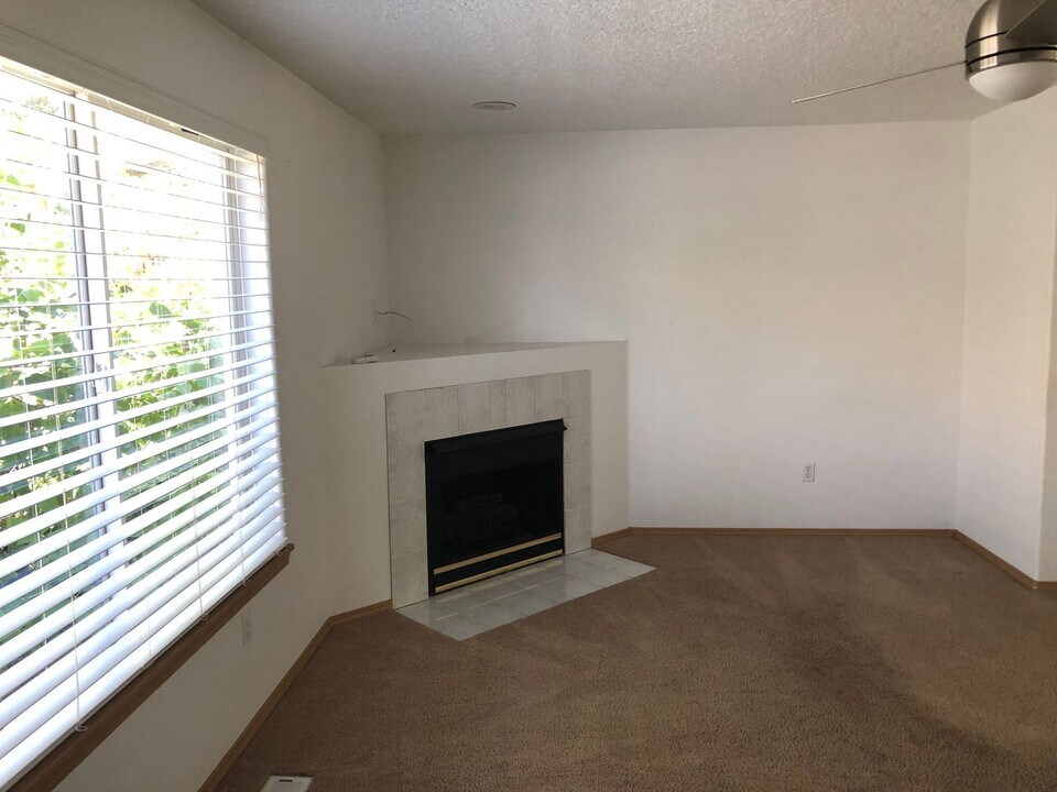 514 NE 80th Ave in Portland, OR - Building Photo