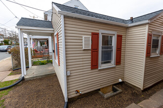 950 Queen St in Pottstown, PA - Building Photo - Building Photo