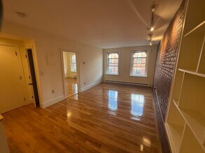 89 West Cedar St, Unit 7 in Boston, MA - Foto de edificio - Building Photo