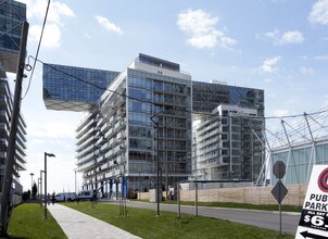 The Residences of Pier 27 Phase 2 in Toronto, ON - Building Photo - Building Photo