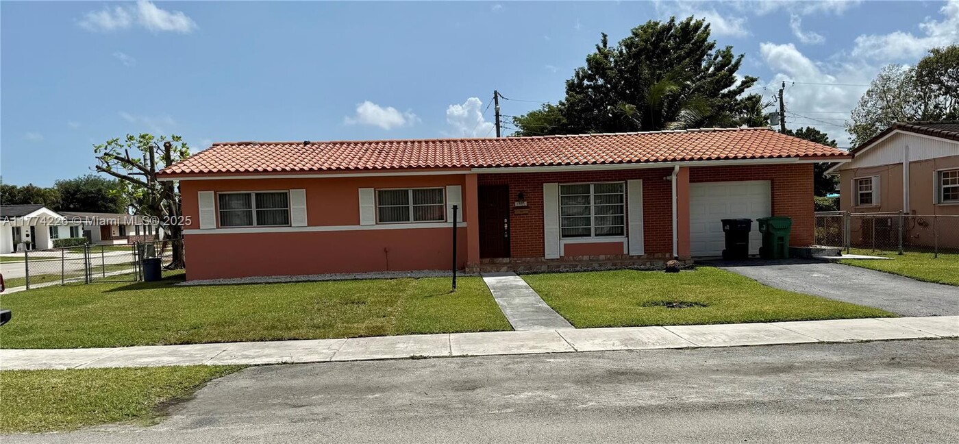 9600 SW 9th Terrace in Miami, FL - Building Photo