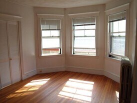 79 College Ave, Unit #2 in Somerville, MA - Building Photo