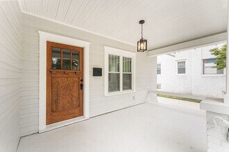 1061 S Roanoke Ave in Springfield, MO - Building Photo - Building Photo