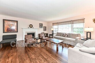 6315 Mori St in McLean, VA - Building Photo - Building Photo