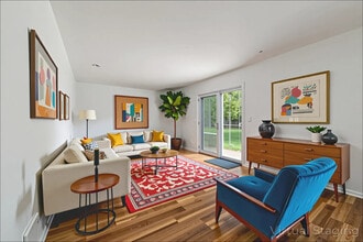 513 Cutters Mill Ln in Schaumburg, IL - Building Photo - Building Photo