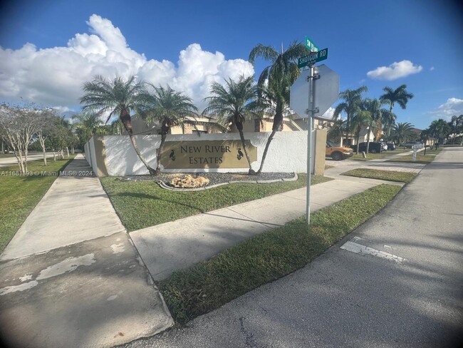 1344 SW 151st Terrace in Sunrise, FL - Building Photo - Building Photo