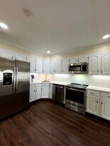 17A Patrick Henry Ct in Monroe Township, NJ - Building Photo