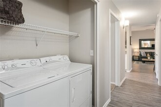 The Cove Apartments in Phoenix, AZ - Building Photo - Building Photo