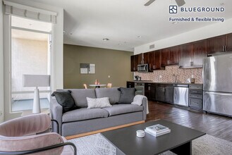 4055 Redwood Ave in Los Angeles, CA - Building Photo - Building Photo