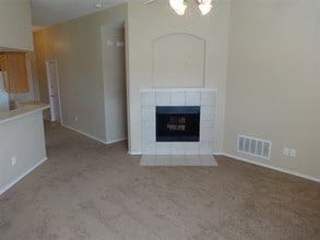 210 Hilltop Dr in Anna, TX - Foto de edificio - Building Photo