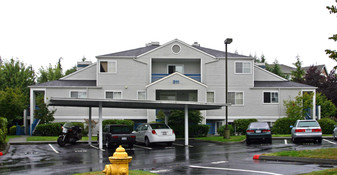 The Hamptons at Harbour Pointe in Mukilteo, WA - Building Photo