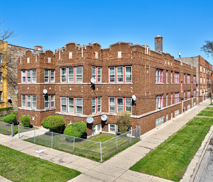 7955 S Hermitage Ave in Chicago, IL - Building Photo