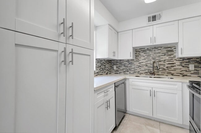 21 Brittany F in Delray Beach, FL - Building Photo - Building Photo