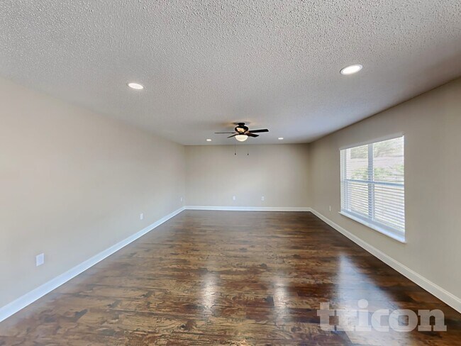 13561 Linden Dr in Spring Hill, FL - Building Photo - Building Photo