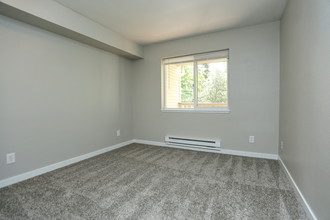 Madison Park Apartments in Bothell, WA - Building Photo - Interior Photo