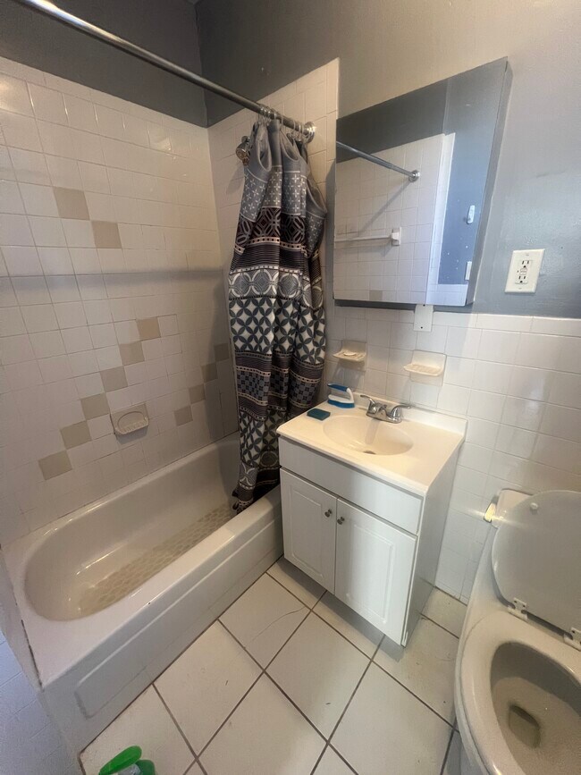 550 S 8th Ave, Unit 550s 8th Ave Apt 2 in Mount Vernon, NY - Building Photo - Building Photo