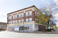 Sheridan Multi-Family Complex in North Chicago, IL - Foto de edificio - Building Photo