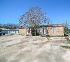 425 San Blas in San Antonio, TX - Building Photo