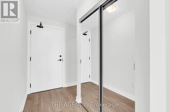 4130 Parkside Village Dr in Mississauga, ON - Building Photo - Building Photo