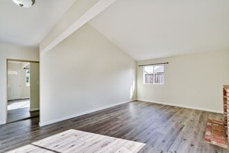 34302 Parker Ct in Fremont, CA - Building Photo - Building Photo