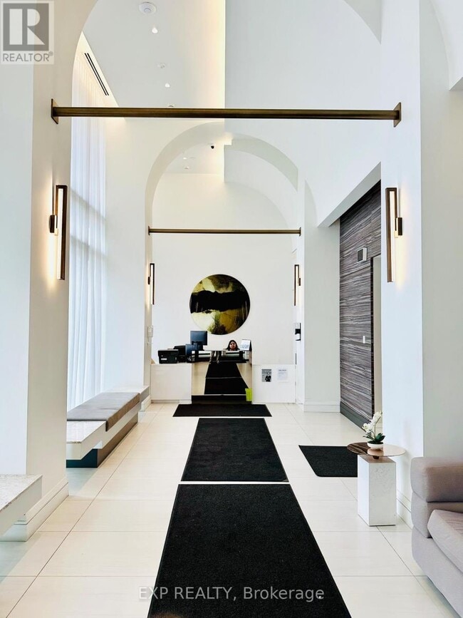 39 Roehampton Ave in Toronto, ON - Building Photo - Building Photo