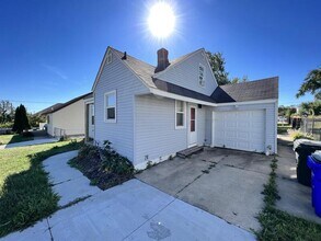 125 38th St NE in Cedar Rapids, IA - Building Photo - Building Photo
