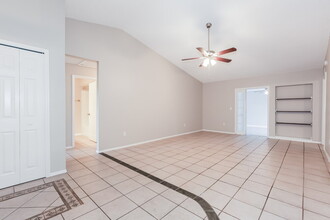 1406 Woodstork Dr in Brandon, FL - Building Photo - Building Photo