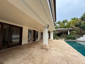 466 Portlock Rd in Honolulu, HI - Building Photo - Building Photo