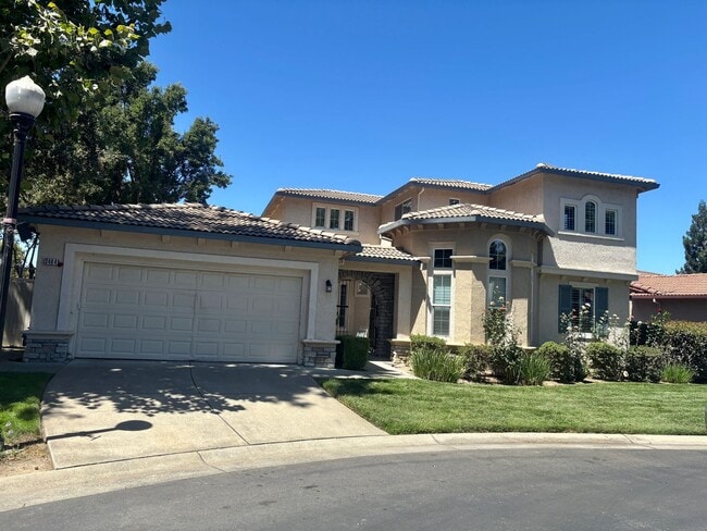 property at 3464 Swallows Nest Ln