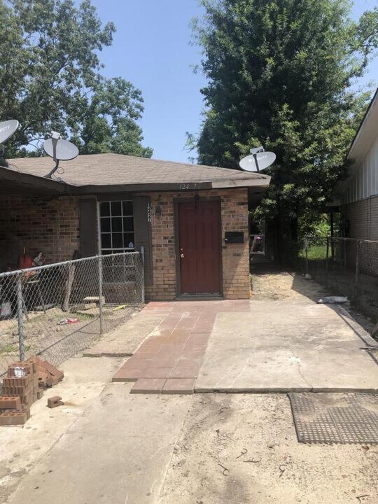 12427 Shay Ave in Baton Rouge, LA - Building Photo